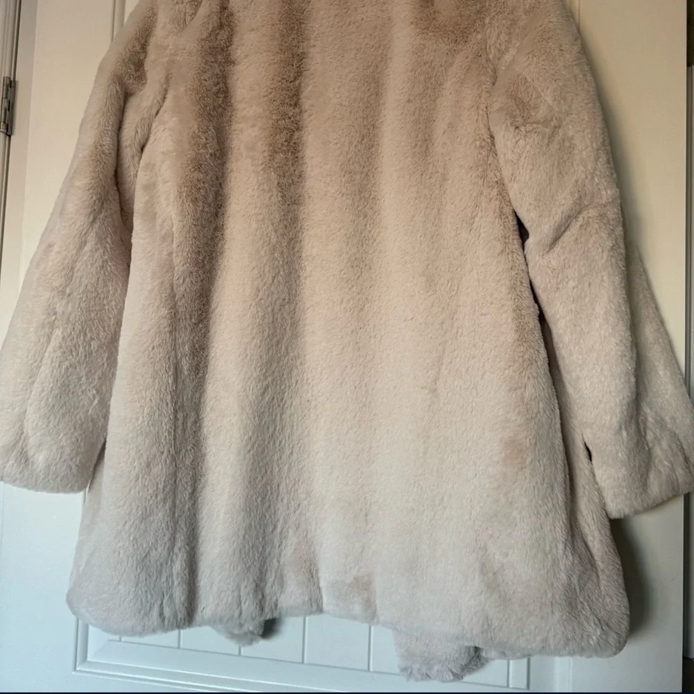 Pull&Bear Luxe Cream Faux Fur Coat - Plush Winter Statement Piece - New - Small - Picture 8 of 11